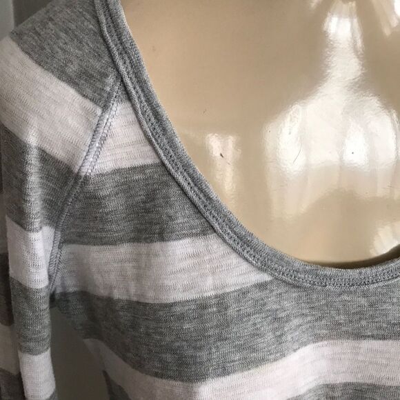 GAP heather gray/ white stripe long sleeve T, XS - Picture 2 of 4